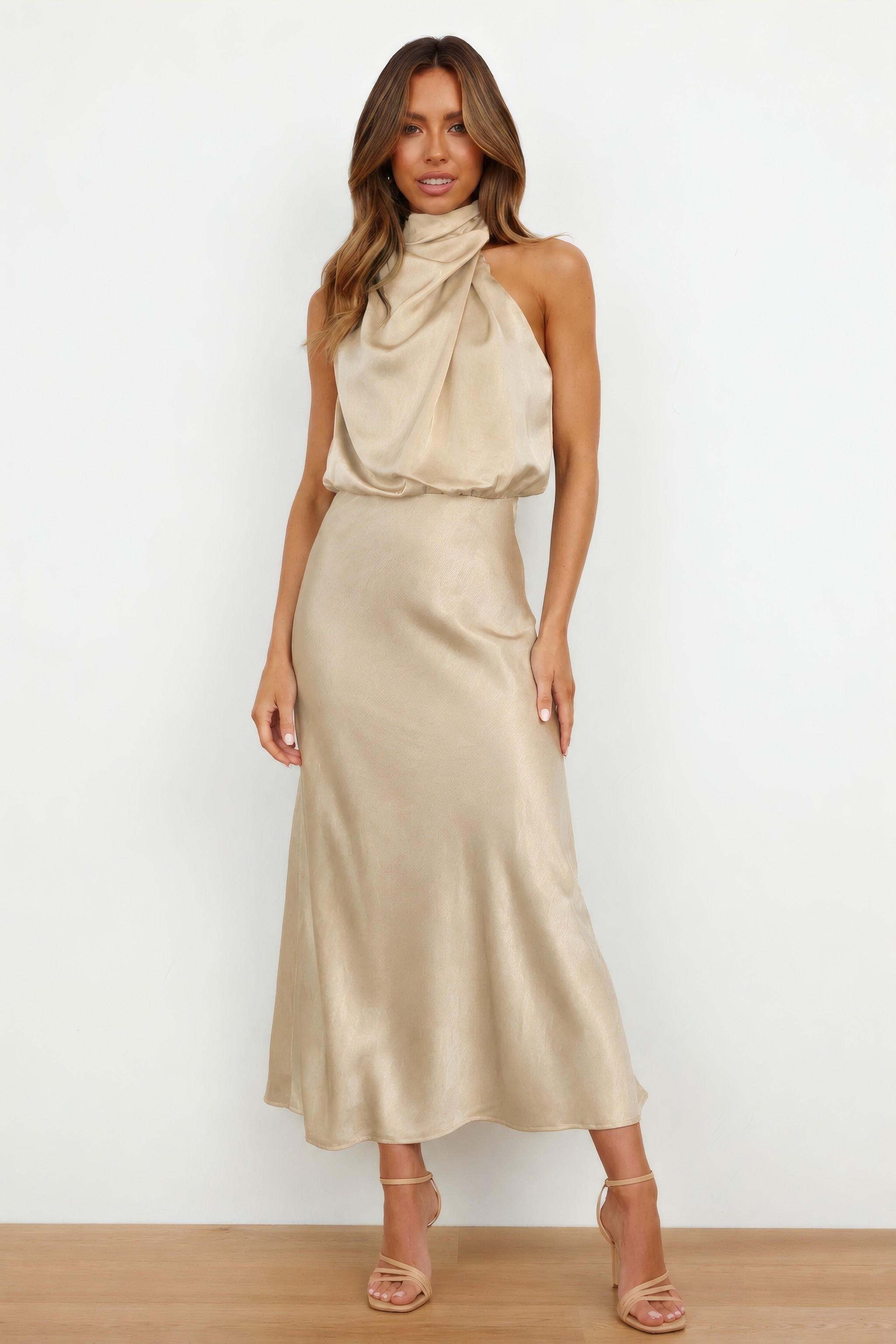 Allie | Evening Dress with Flowy Skirt Beige, photo studio