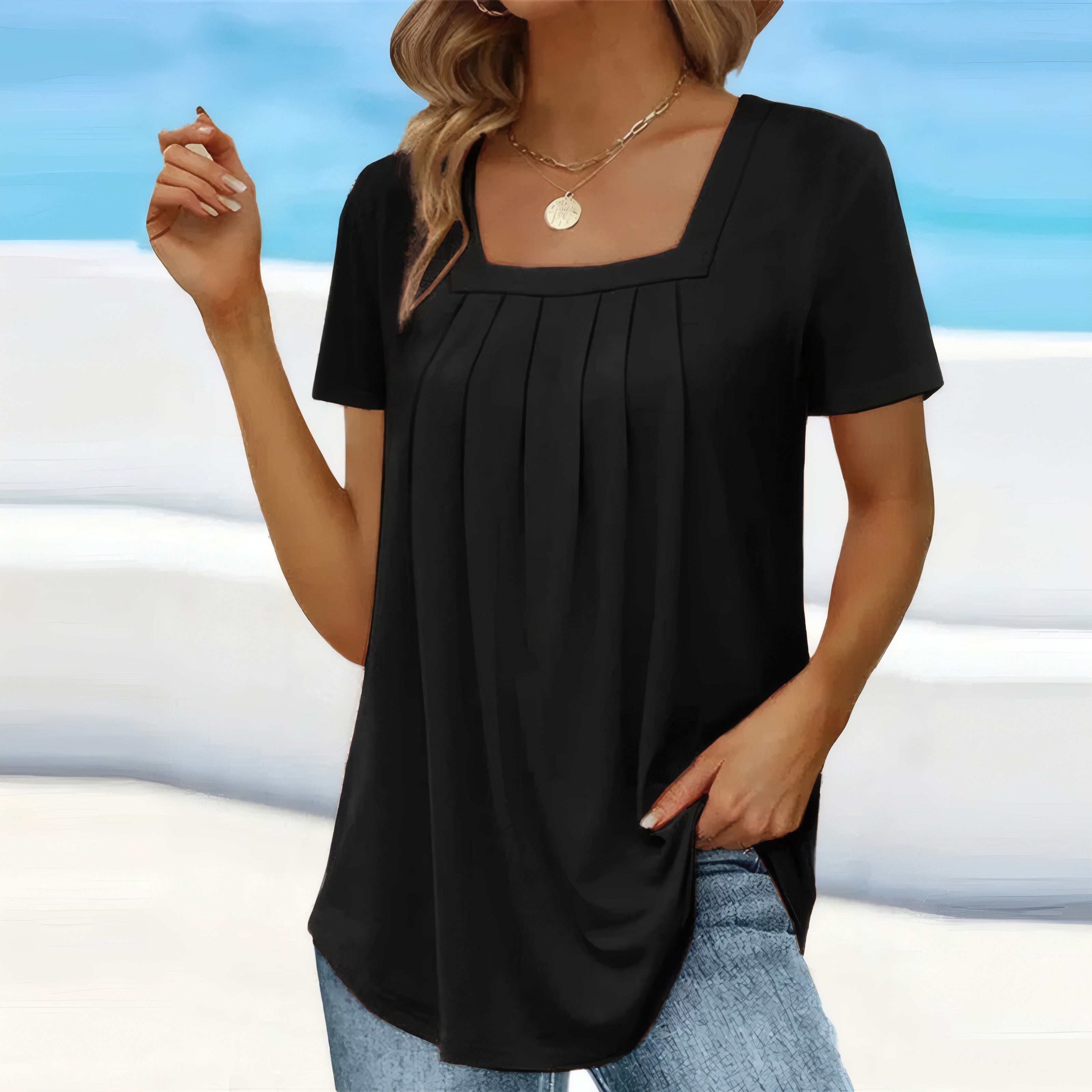 Genevieve | Flowy Square-Neck Blouse Black, photo studio