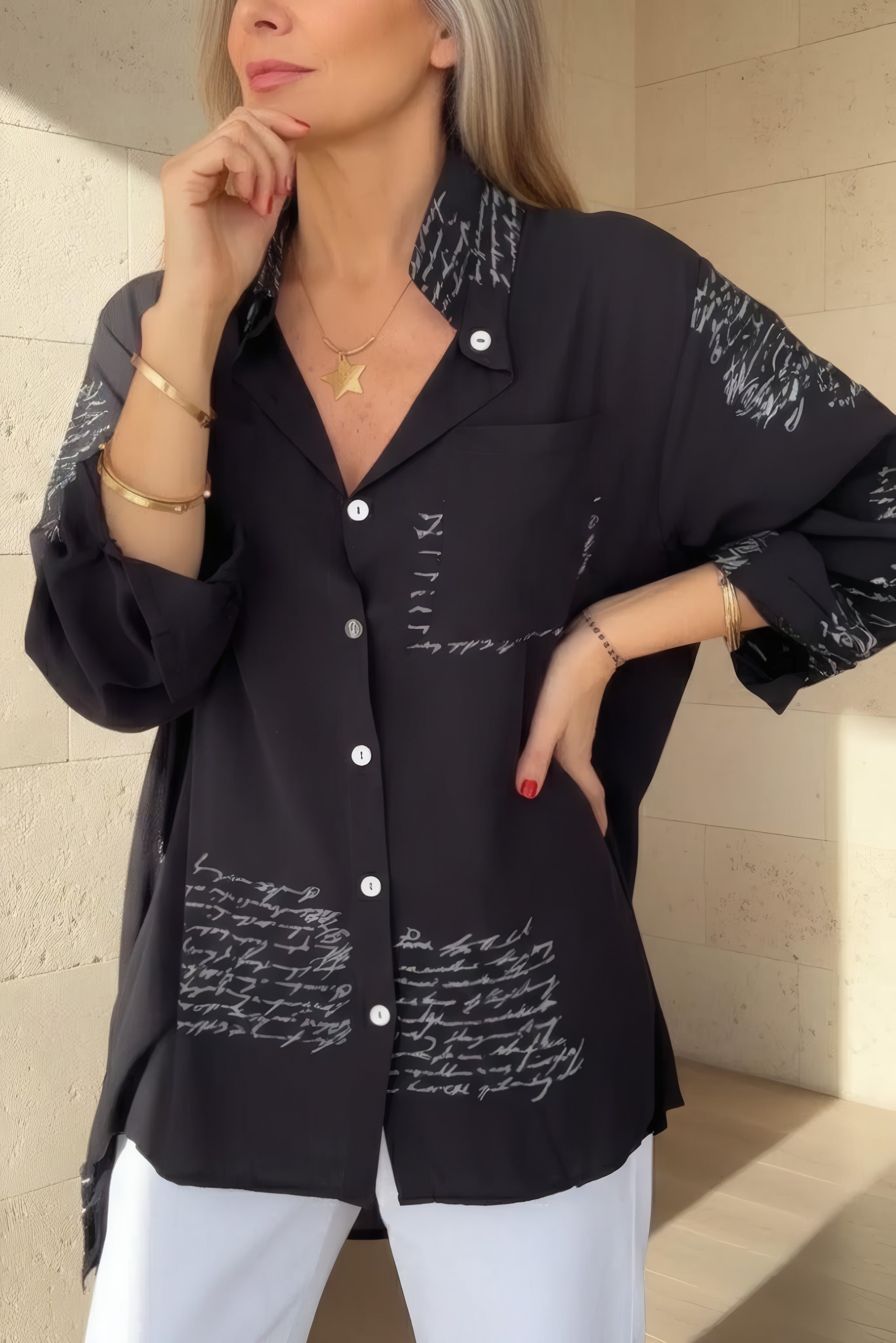Caterina | Oversized Letter Print Shirt Black, photo studio