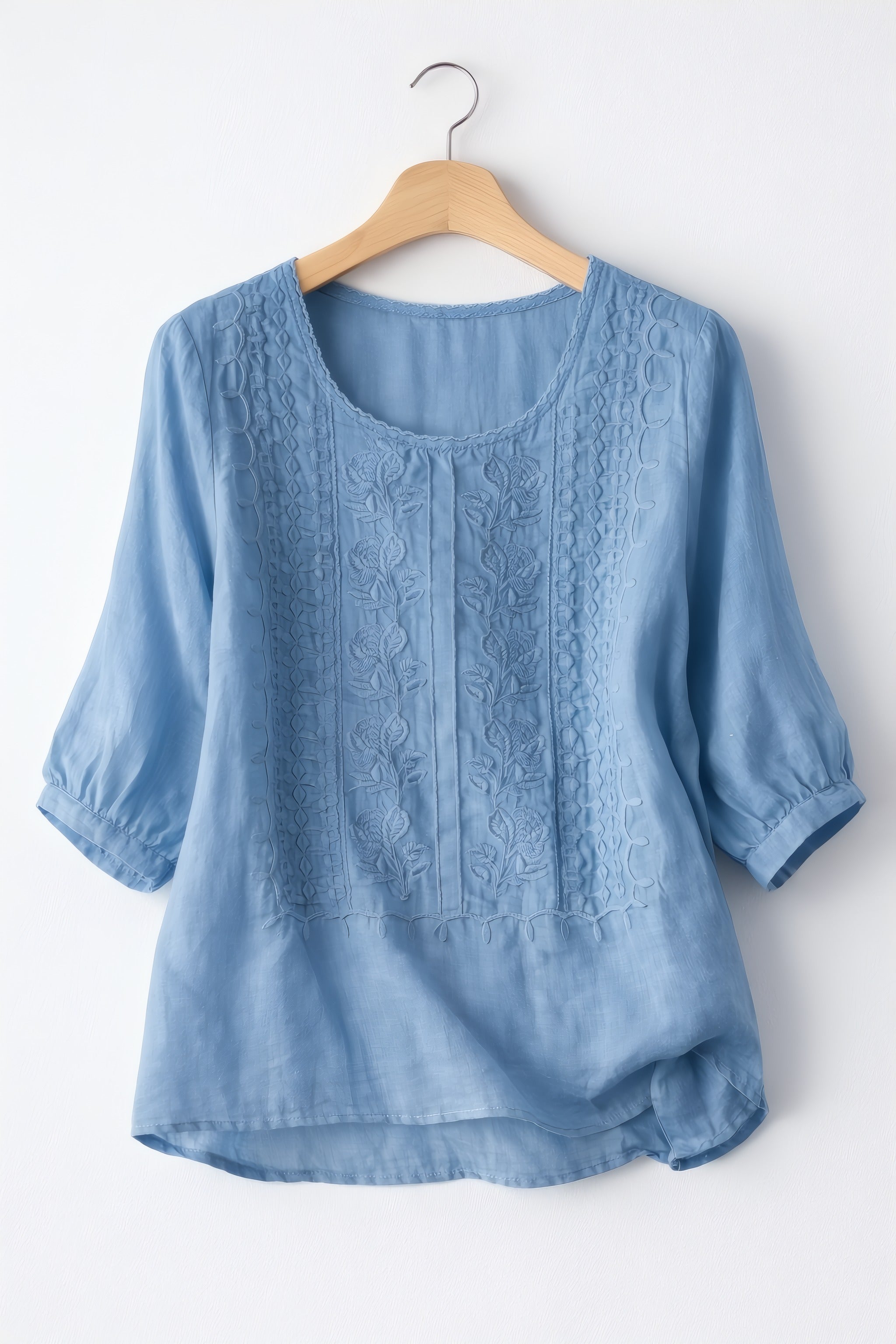 Dina | Round-Neck Blouse with Elastic Cuffs Blue, photo studio