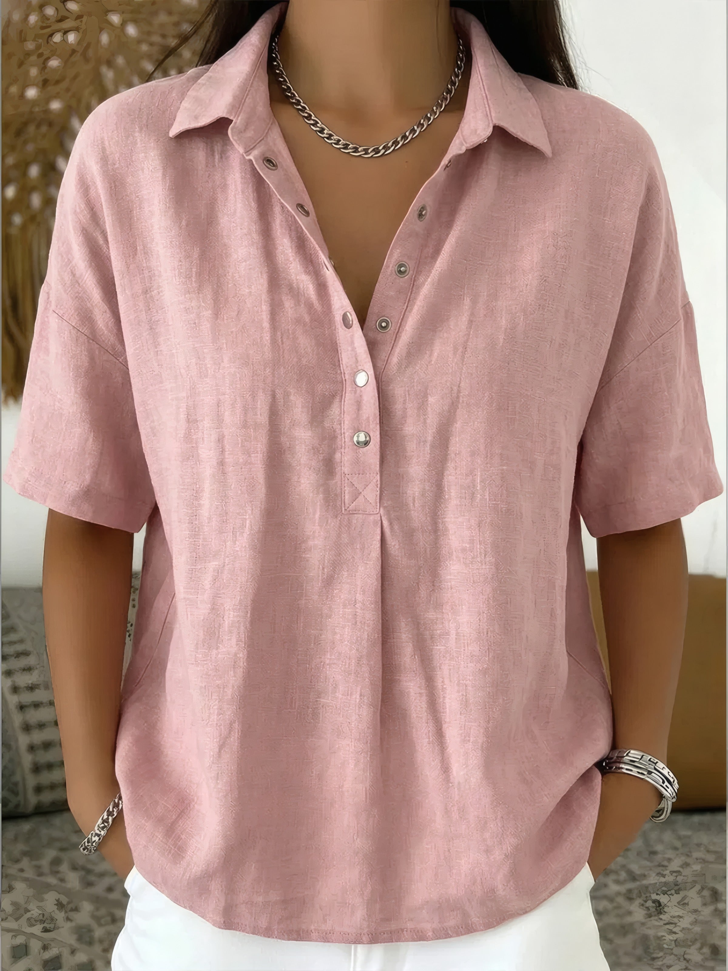 Molly | Relaxed Everyday Blouse Pink, photo studio