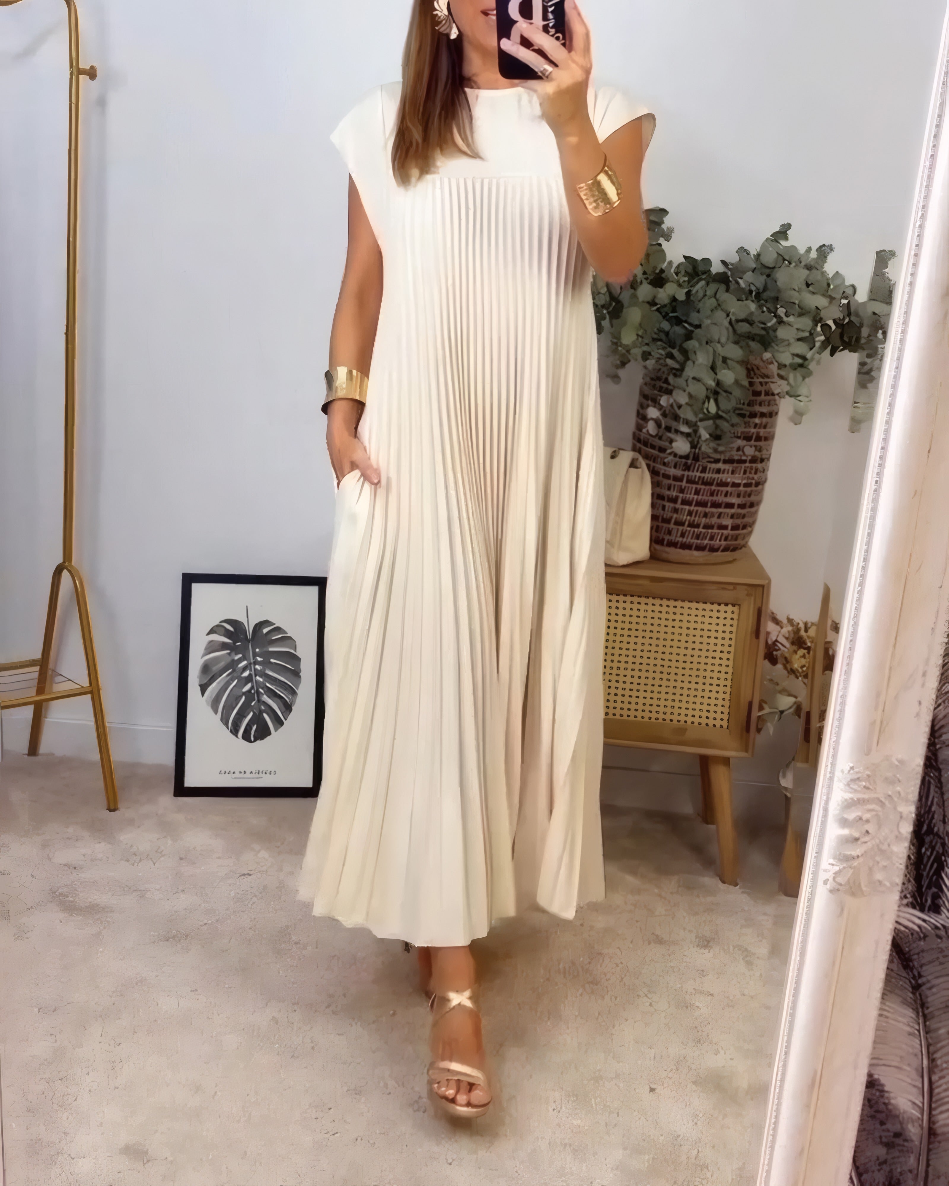 Aggie | Naturally Elegant Flared Pleated Dress Beige, photo studio