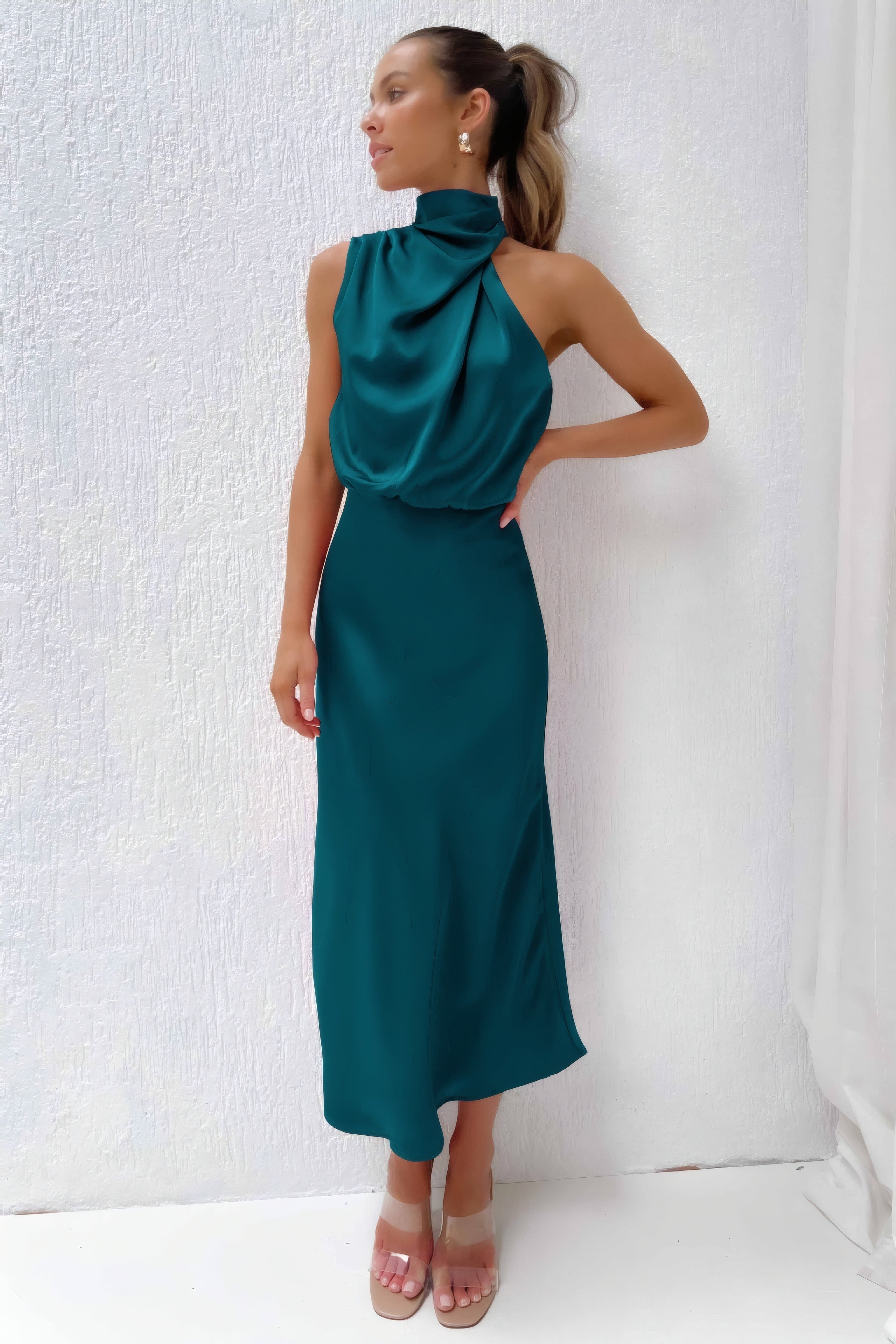 Allie | Evening Dress with Flowy Skirt Turquoise, photo studio