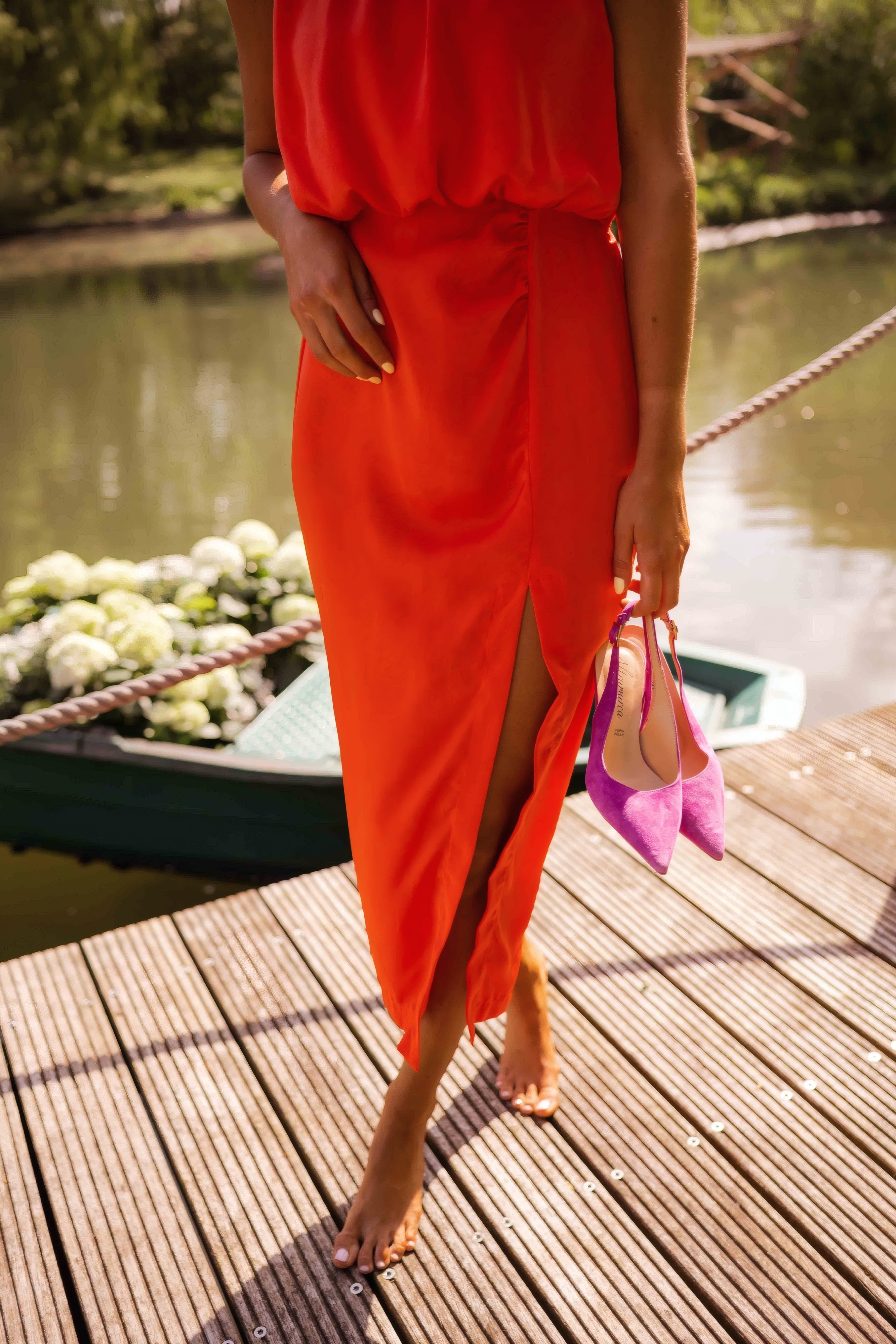 Charmaine | Elegant Halter-Neck Midi Dress Red, photo studio