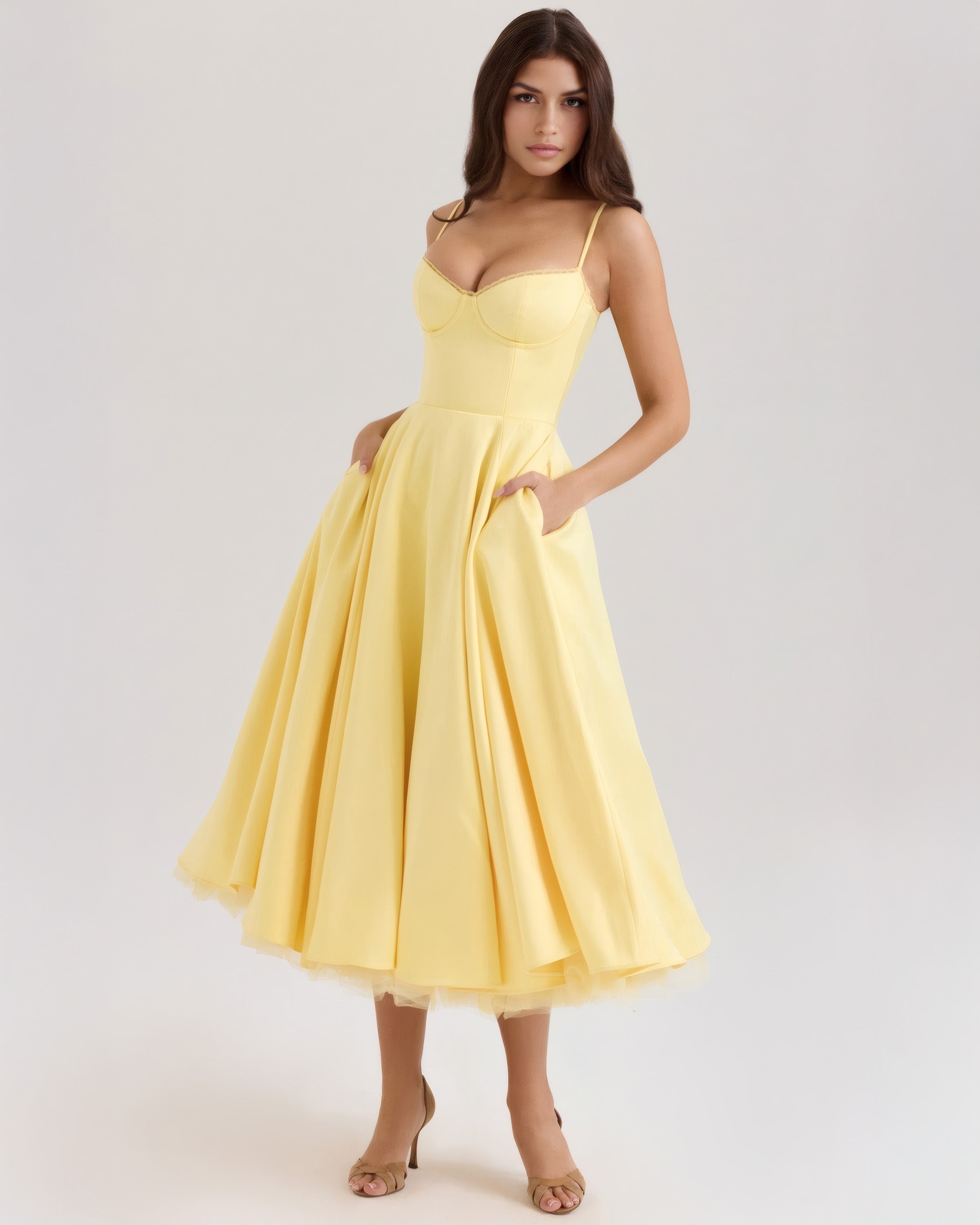 Inez | Elegant Midi Dress Butter Yellow, photo studio