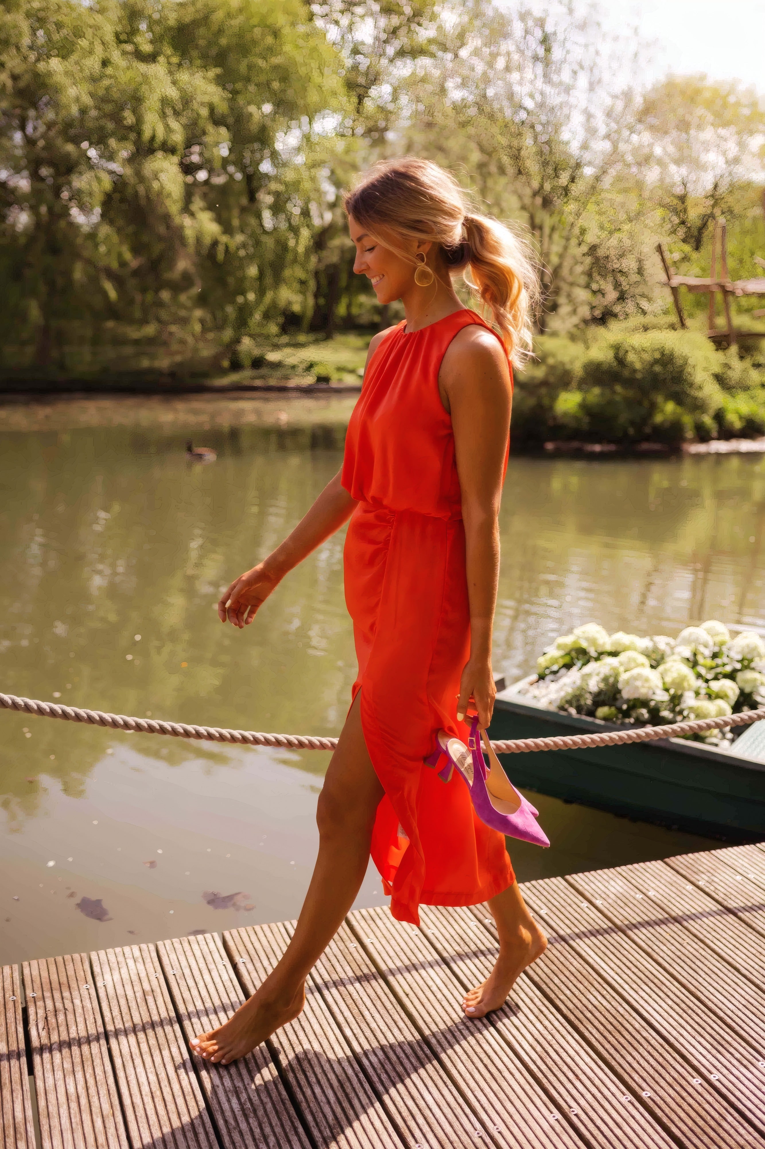 Charmaine | Elegant Halter-Neck Midi Dress Red, photo studio