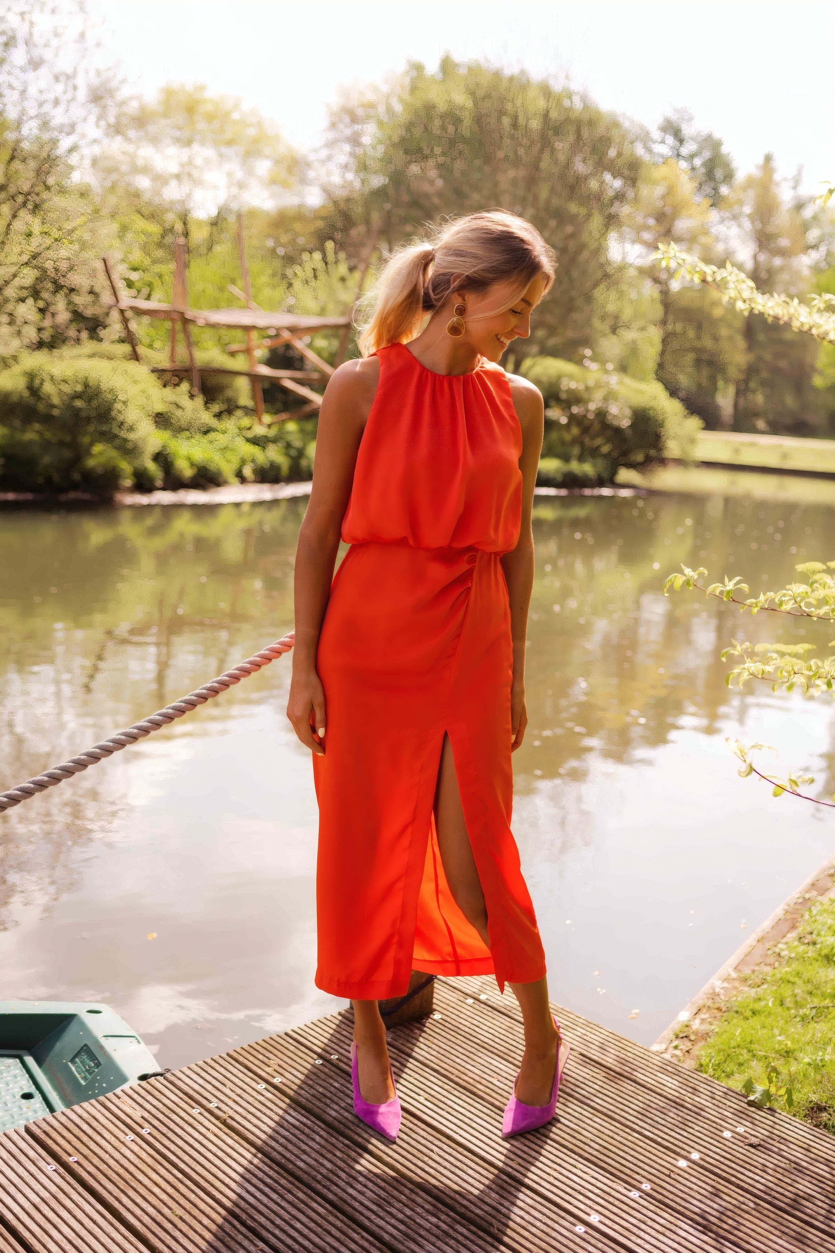 Charmaine | Elegant Halter-Neck Midi Dress Red, photo studio