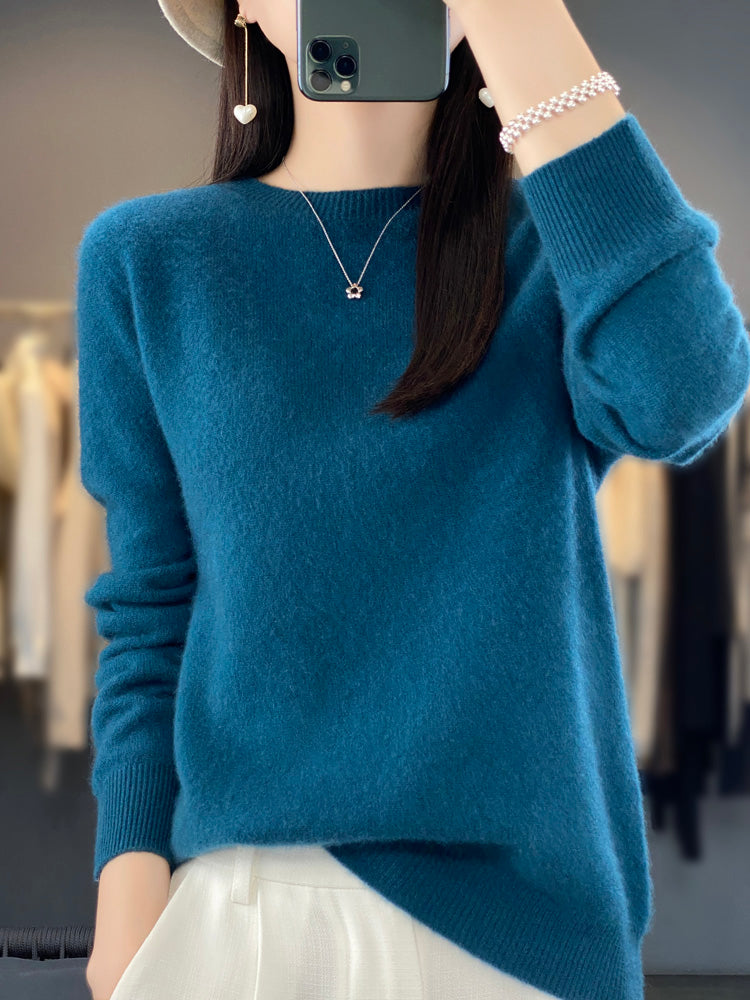 Sage Round-Neck Jumper Sea Green, studio photo