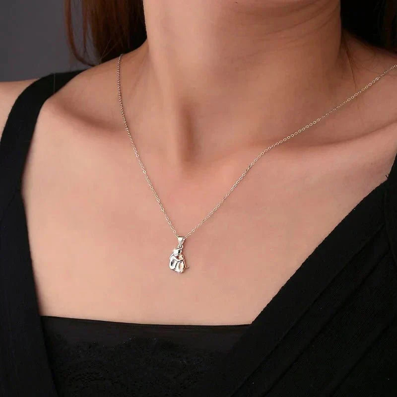 Damhnait | Hug Pendant Set
