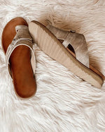 Fernanda | Toe-Loop Sandals with an Ankle Strap