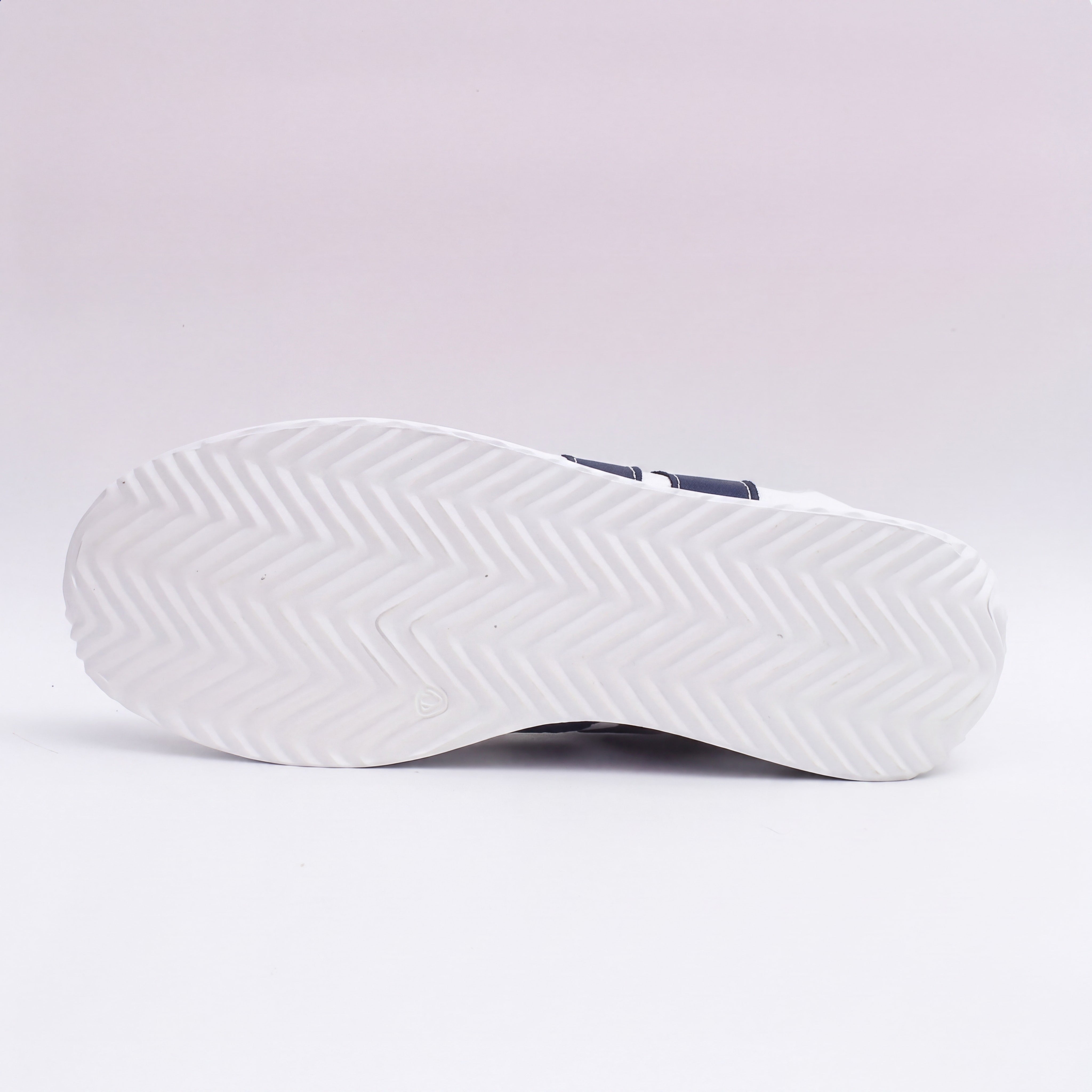 Ophélie | Orthopaedic Trainers with Side Stripes, photo studio
