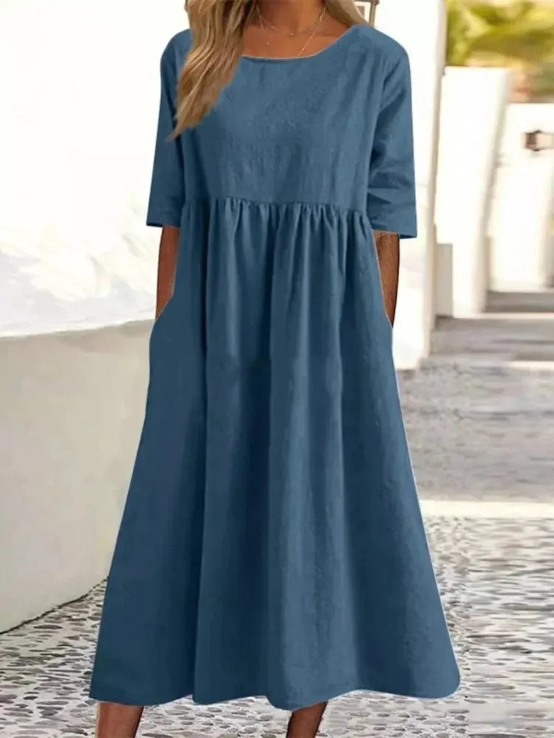 Amelie | Airy Relaxed-Fit Dress Blue, studio photo