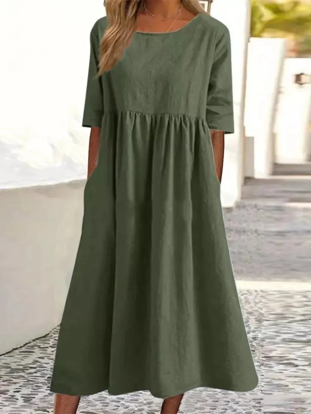 Amelie | Airy Relaxed-Fit Dress Army Green, studio photo