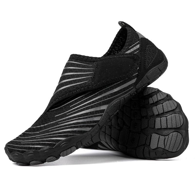 Callie Barefoot Orthopedic Trainers Black, photo studio