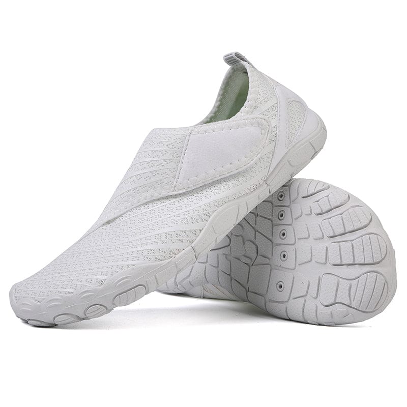 Callie Barefoot Orthopedic Trainers White, photo studio