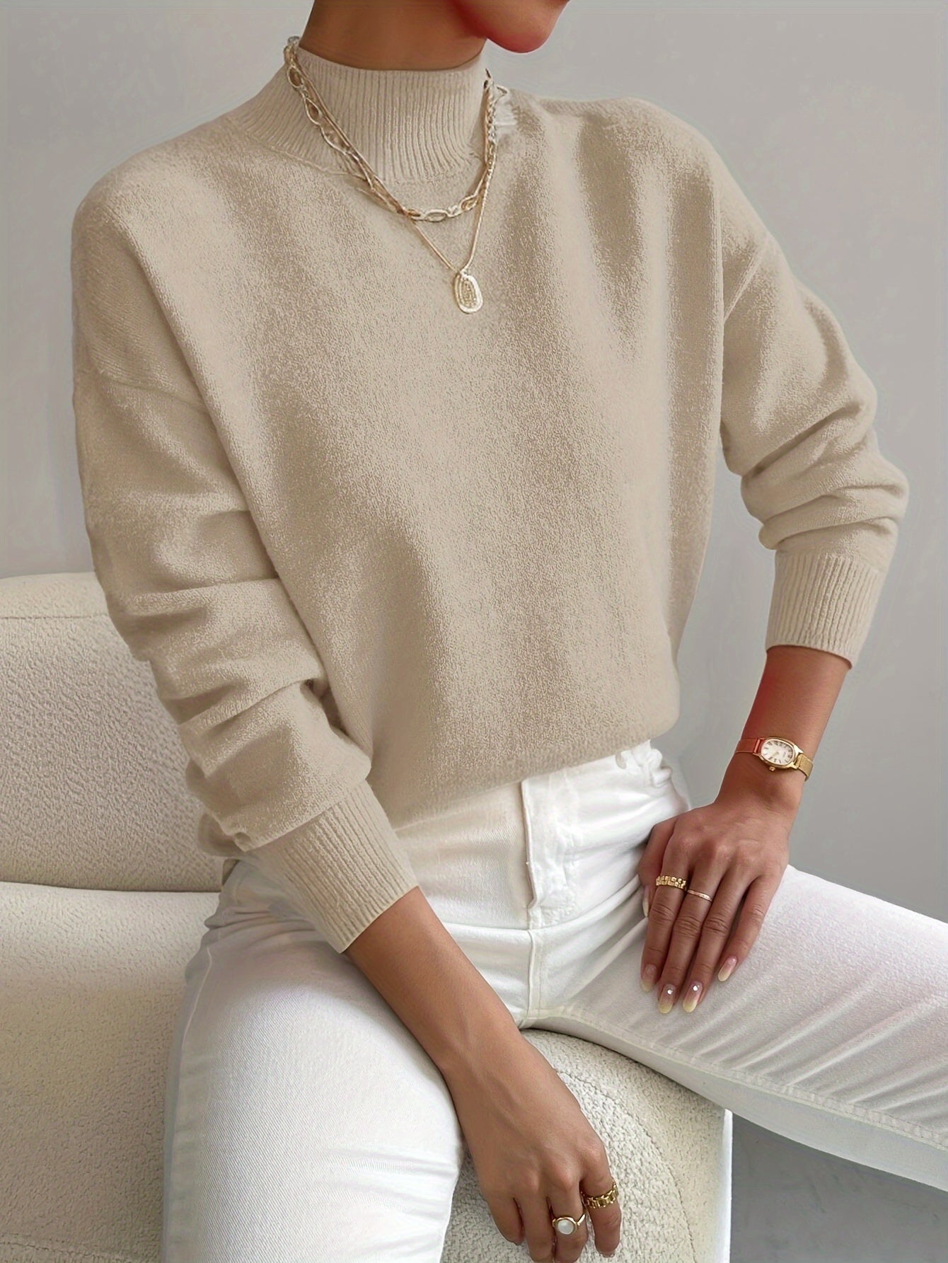 White High-Neck Jumper Beige, photo studio