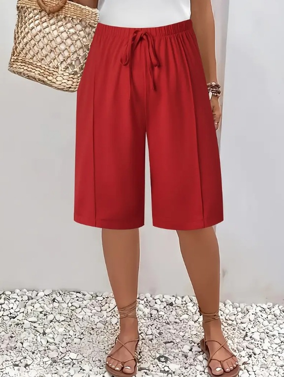 Nevaeh Relaxed Comfort Shorts Red, photo studio