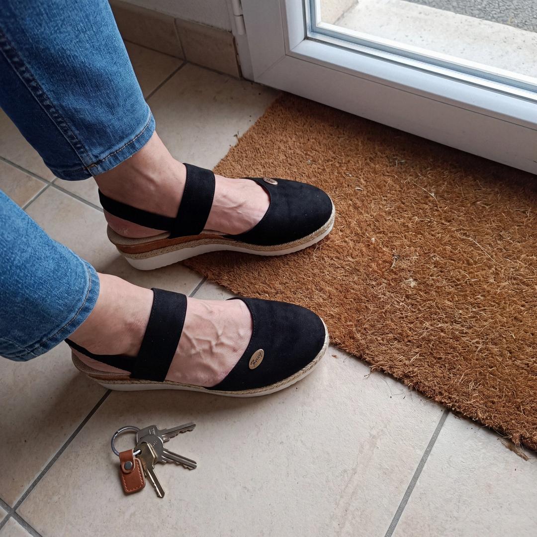 Customer review — sandals 5